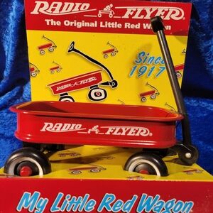 Radio Flyer Red Wagon